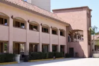 Estancia Inn โรงแรมใน