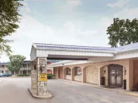 Days Inn by Wyndham Dubuque Hotels in Dubuque