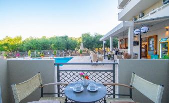 Hotel Emilia - Housity