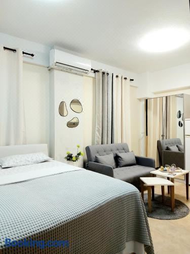 Pearl Studio Free Private Parking of Stayinthess One-Bedroom Apartment