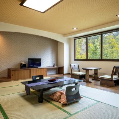 和風マウンテンビュールーム(浴室) 熱塩温泉 山形屋 クーポン