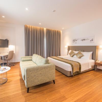 Premium Pool View King Bed Room Vivanta Colombo, Airport Garden Promo Code