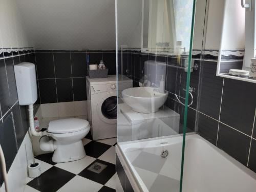 一卧室公寓（带阳台）