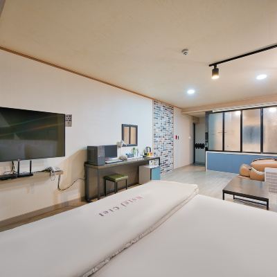 VIP-마사지 체어 (넷플릭스 뷰, 넓은 객실, 킹 사이즈 침대, 욕조) 영천 씨엘 쿠폰