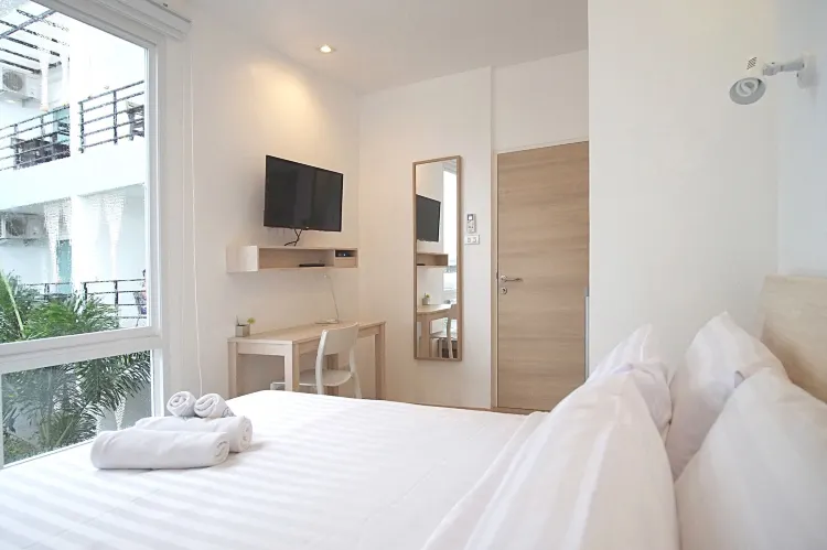 Family Loft, 3 Bedrooms, Hot Tub, Poolside