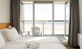 Beach House in a dream location ON the beach - Housity