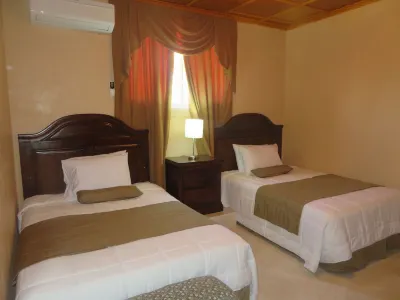Comfort Plus Hotel Hôtels à : 