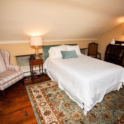 Basic Room Plumsteadville Inn Promo Code