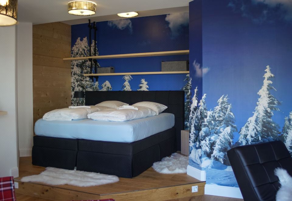 阿尔卑恋豪华客房， 阳台， Boxspring床， 胶囊咖啡机， Lp唱机