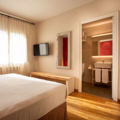 Basic Double Room with Double Bed Hotel Boutique Niu Del Sol Promo Code