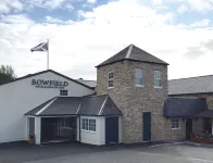 Bowfield Hotel and Spa Hotele w: 