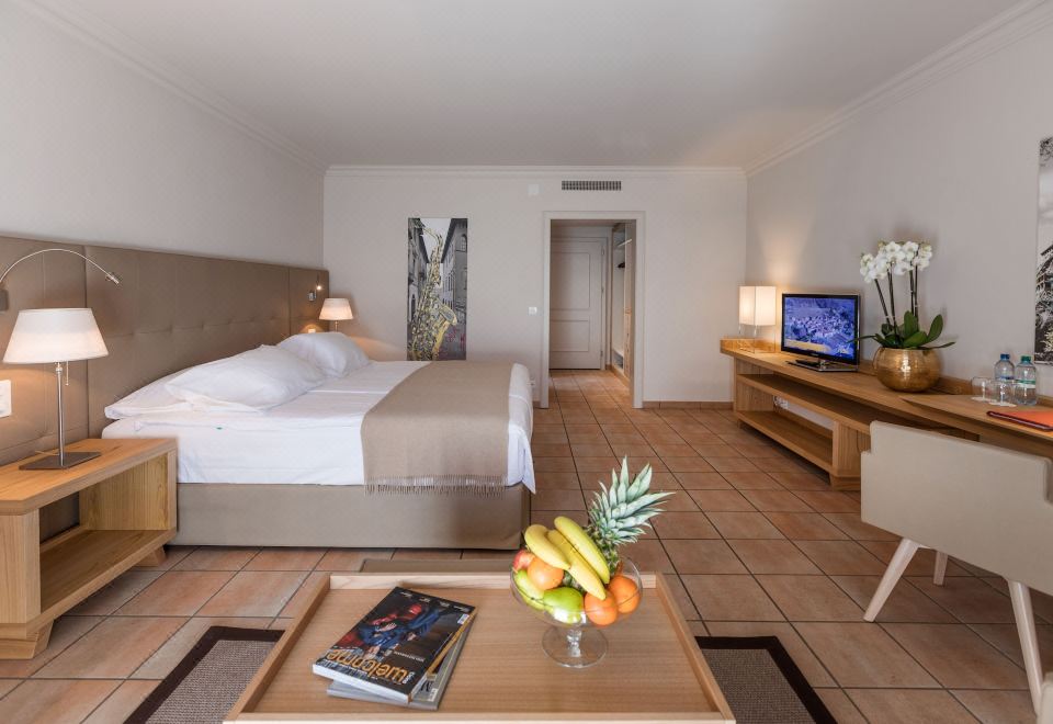 Villa Favorita - Parkhotel DeltaStandard Room