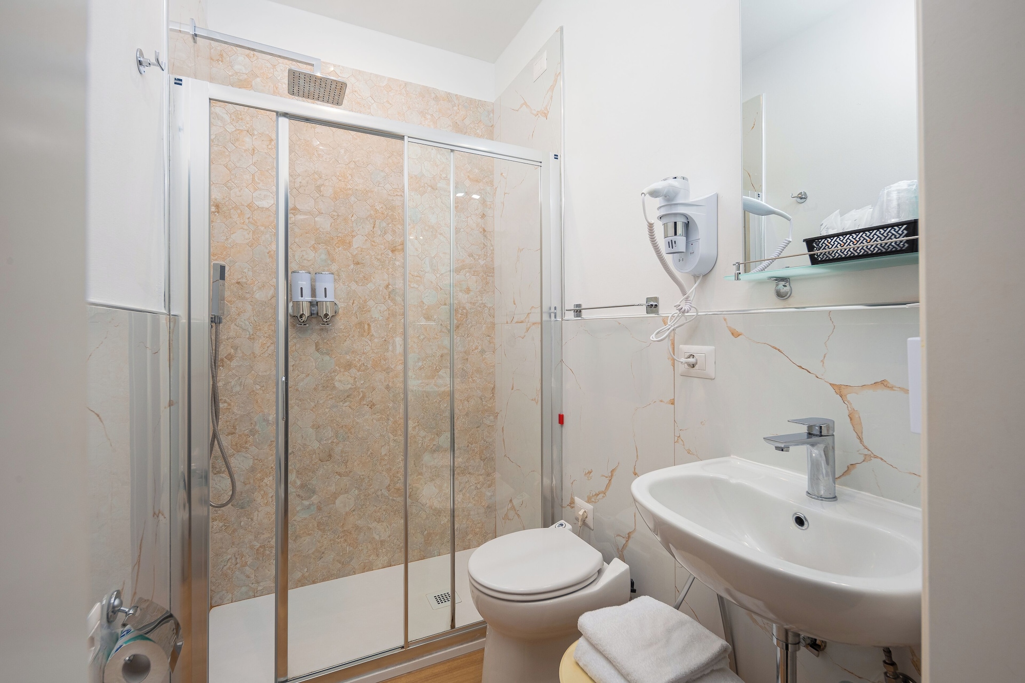 舒适双人或双床间