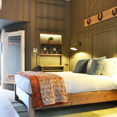 Deluxe Double Room (King Room 15) Hillcroft Accommodation Promo Code