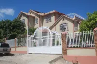 Furnished Flat with a private Swimming pool Hotels in 