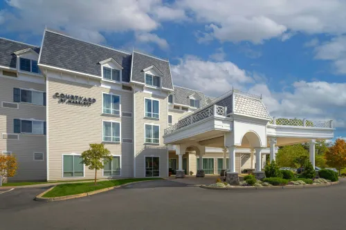 Courtyard Lenox Berkshires