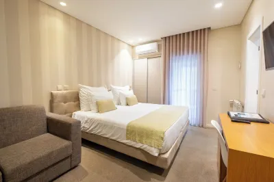 Adelaide Hotel โรงแรมใน