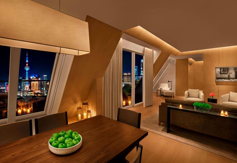 外滩景观露台套房