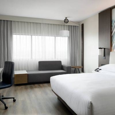 King Room With Tub-Mobility/Hearing Accessible Marriott Tacoma Downtown Promo Code