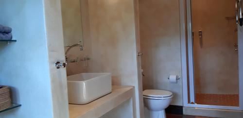 特大床套房带阳台