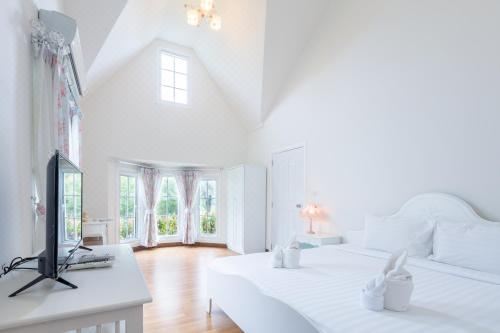 家庭间 - 游泳池畔