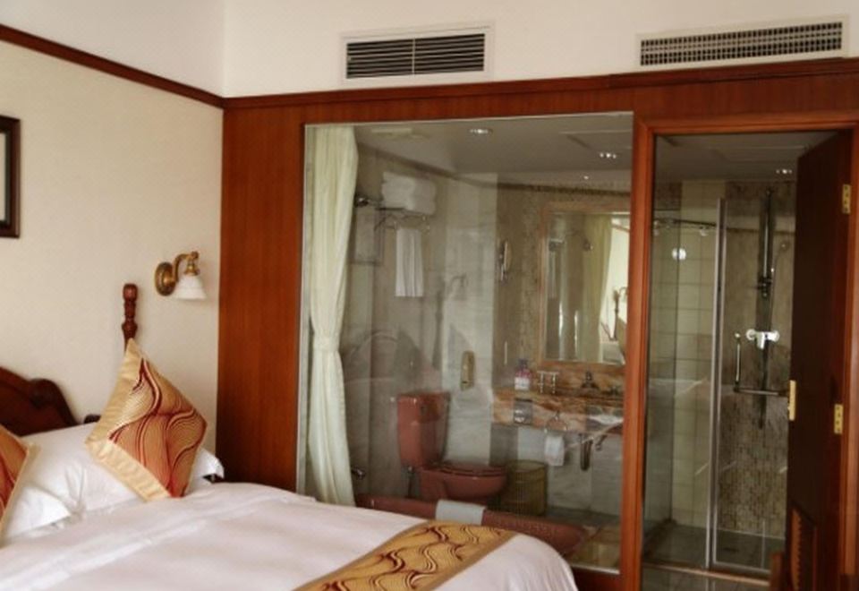 Huiquan Dynasty HotelSea-view Suite