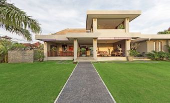 Alamanda Canggu Villa by Kanaya Hospitality.