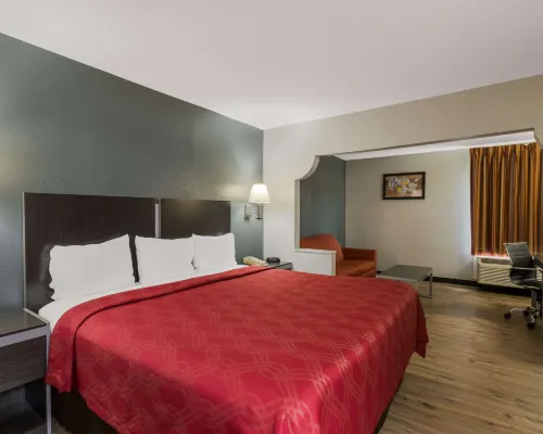 Econo Lodge Inn & Suites Hotels in Diamondhead