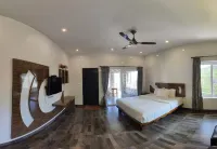 Paradise Peak Cottage