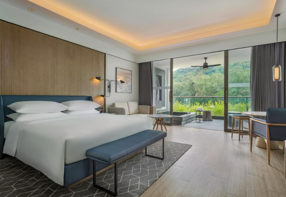 Sheraton Maoming Hot Spring ResortTerrace Hot Spring Deluxe King Room