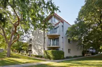 Pinnacle Apartments