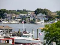 Ocean Street Inn on Hyannis Harbor Hotels in Barnstable