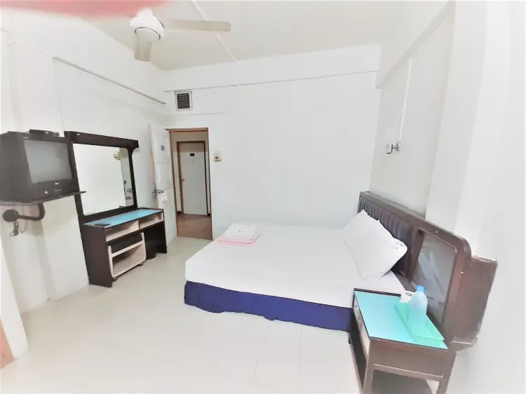 ห้องเตียงใหญ่ 1 เตียง (พัดลม)