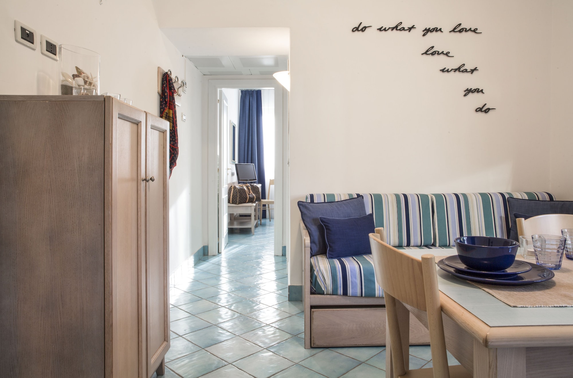 1卧公寓（底楼，带小厨房）