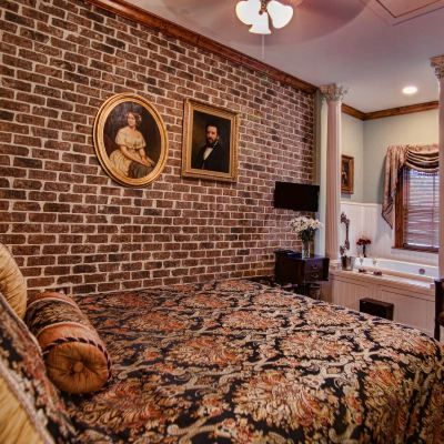 the Carriage House McMillan Inn Promo Code