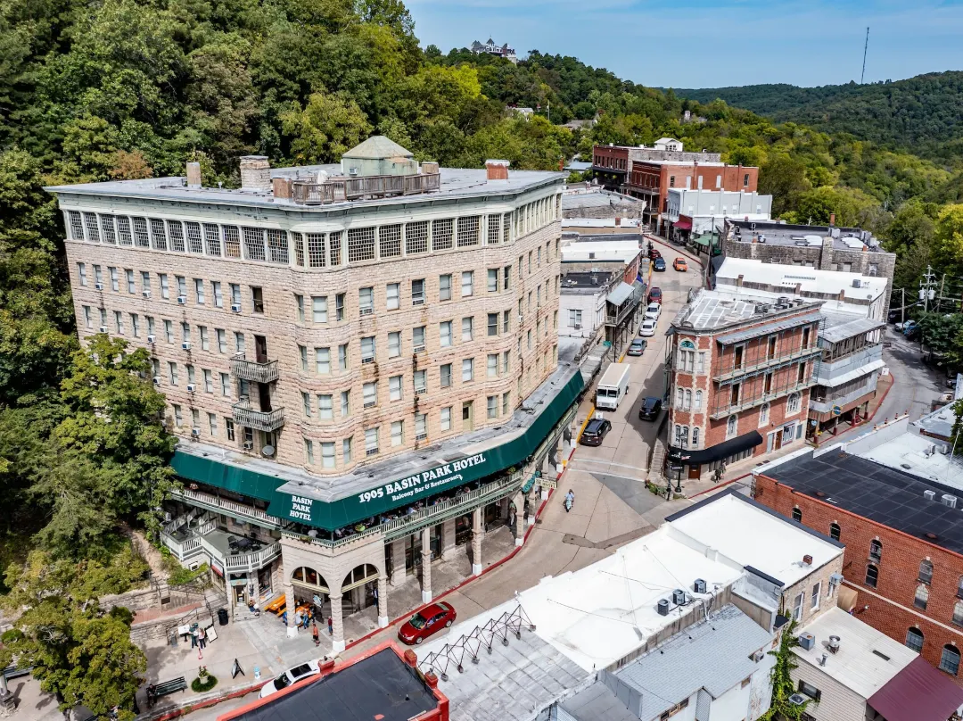 1905 Basin Park Hotel - Eureka Springs, AR
