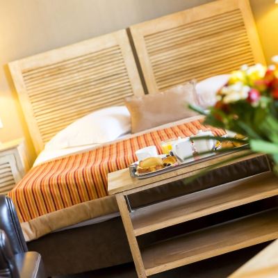 Lounge Room Hotel Almoria Promo Code