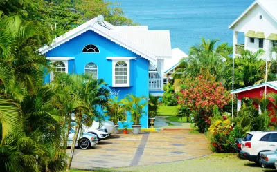 Beachcombers Hotel Отели в г. 
