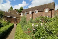Leeds Castle Stable Courtyard Bed and Breakfast Отели в г. 