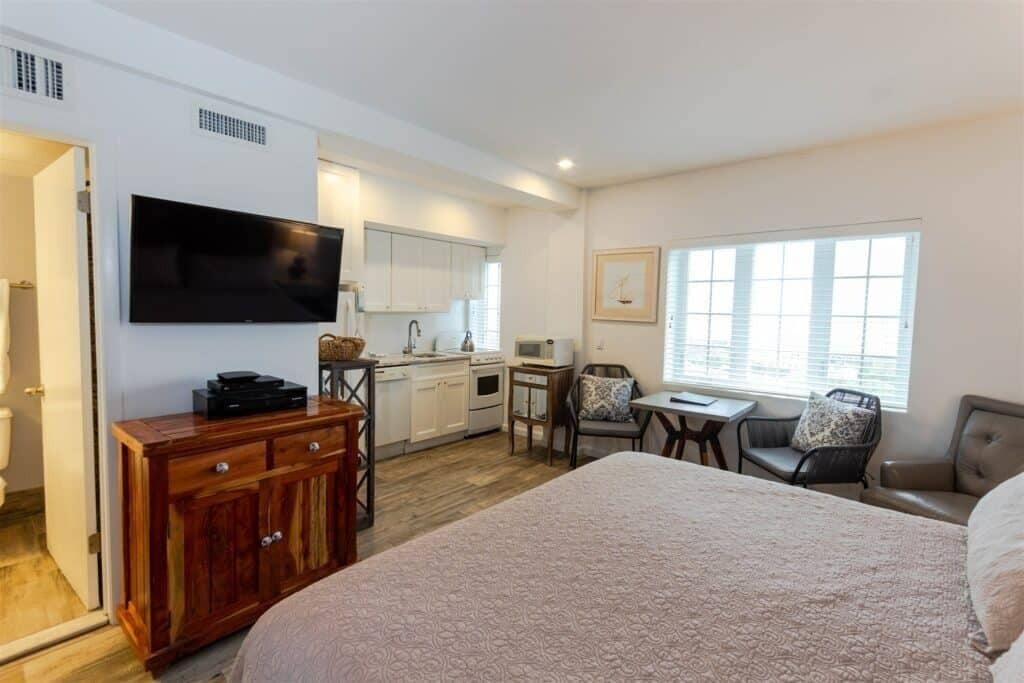 行政开放式客房， 1 张大床