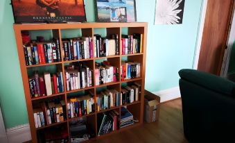 Claredon Hotel - Housity