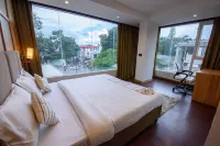 Emerald Hotel Hotels in 