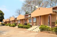 Riverside Hotel and Conference Centre Ξενοδοχεία στην πόλη 