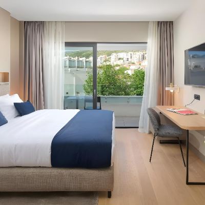 Superior Double Room with Balcony Porto Promo Code