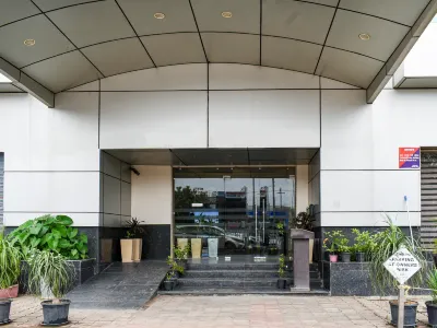 Hotel le Roi Raipur at Raipur Railway Station のホテル