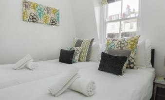 Marine Cottage - Parking - by Brighton Holiday Lets