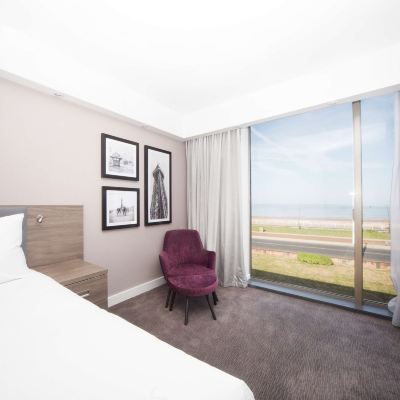 Accessible Queen Room-Non-Smoking