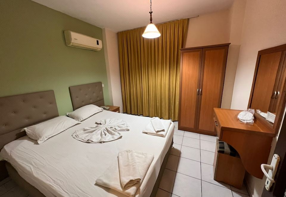 雙人房（1 張雙人床或 2 張單人床）