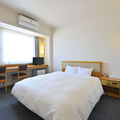 デラックスクイーン 高知黒潮ホテル～天然温泉のスーパー銭湯「龍馬の湯」併設～ クーポン