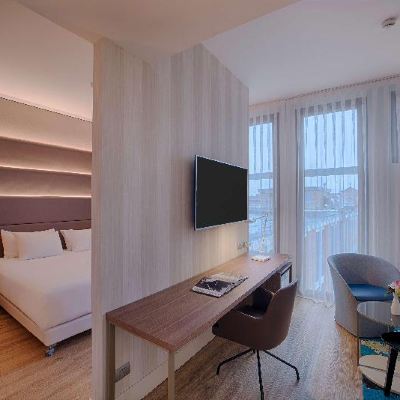 Junior Suite (3Ad + 1Ch) NH Venezia Rio Novo Promo Code